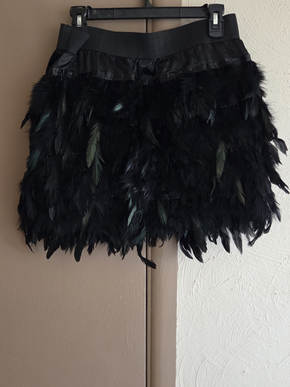 Feather Skirt And Top XL - Picture 6 of 6